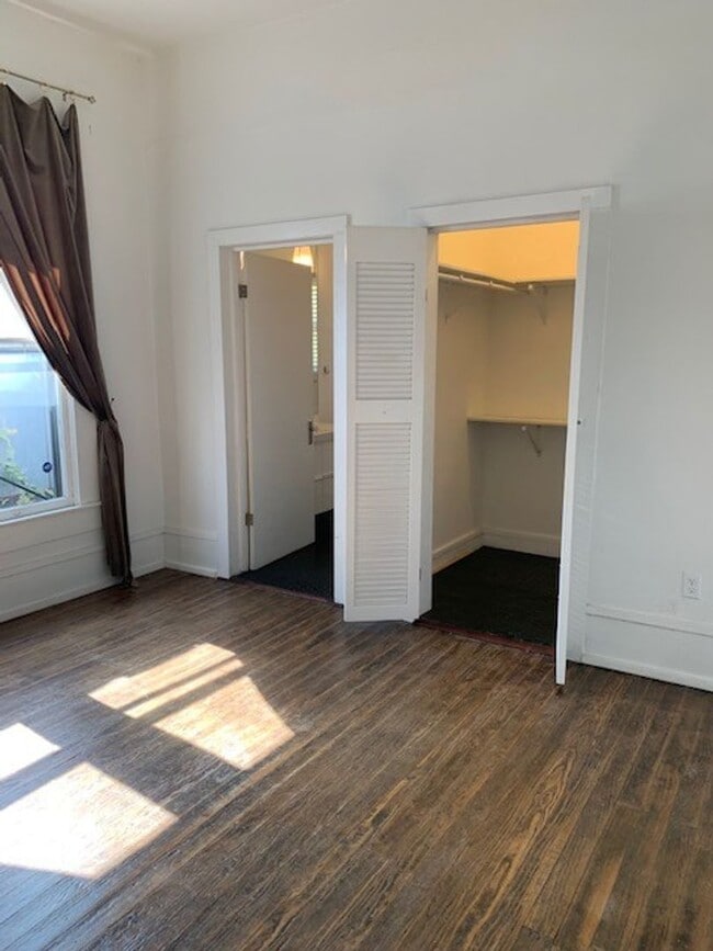 Building Photo - Fully Restored 2BR Classic Near Downtown Dignowity Hill