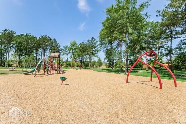 Building Photo - 10429 Sweetwater Creek Dr