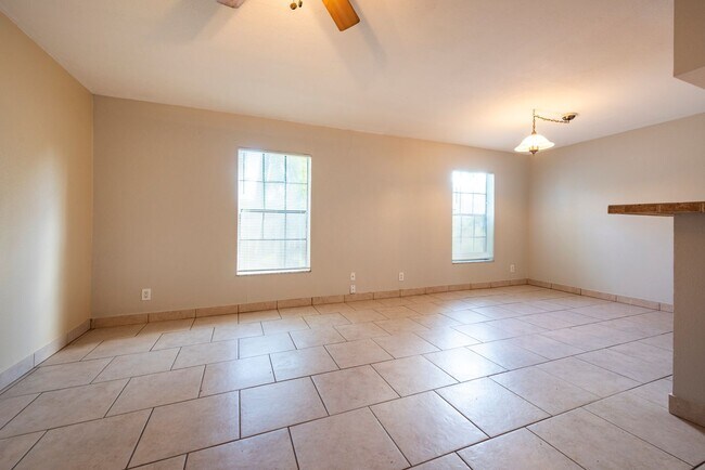 Building Photo - 1240 NW 6th Ave