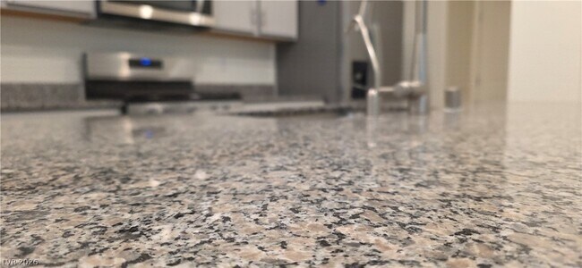 Building Photo - 427 Larksong Ave