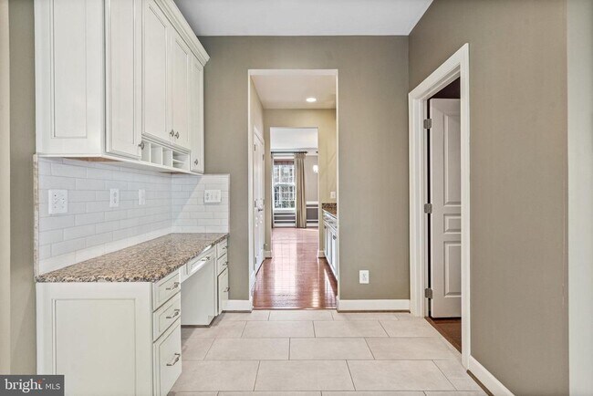 Building Photo - 4561 Rona Pl