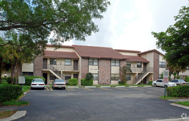 Primary Photo - Glenwood Apartments