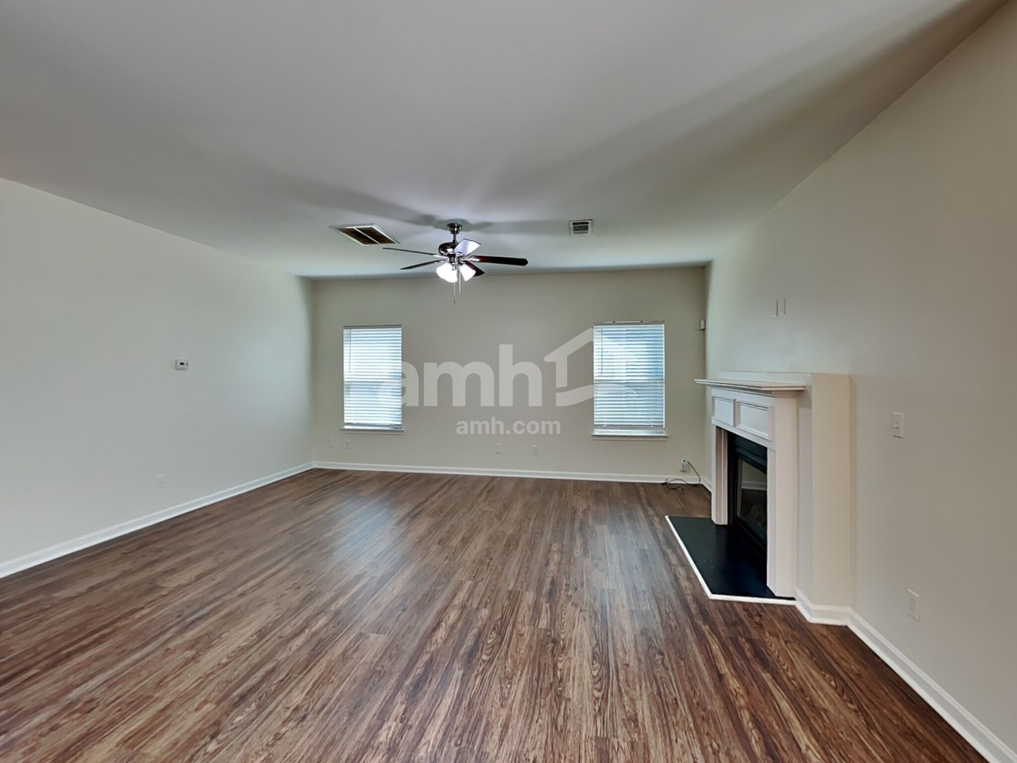 Building Photo - 729 Rolling Downs Dr SW