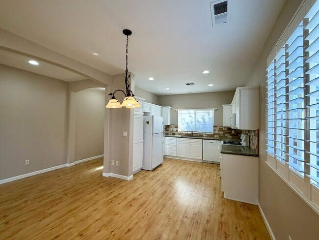 Building Photo - 10647 Vista Bonita Ln