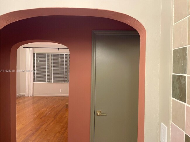 Building Photo - 1571 Pennsylvania Ave