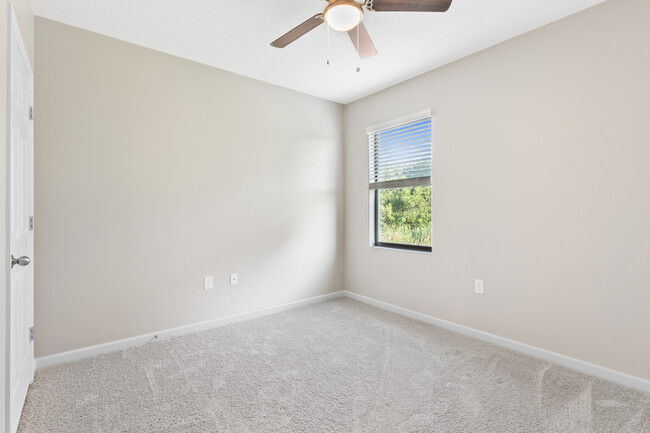 Building Photo - 760 Remington Green Dr SE