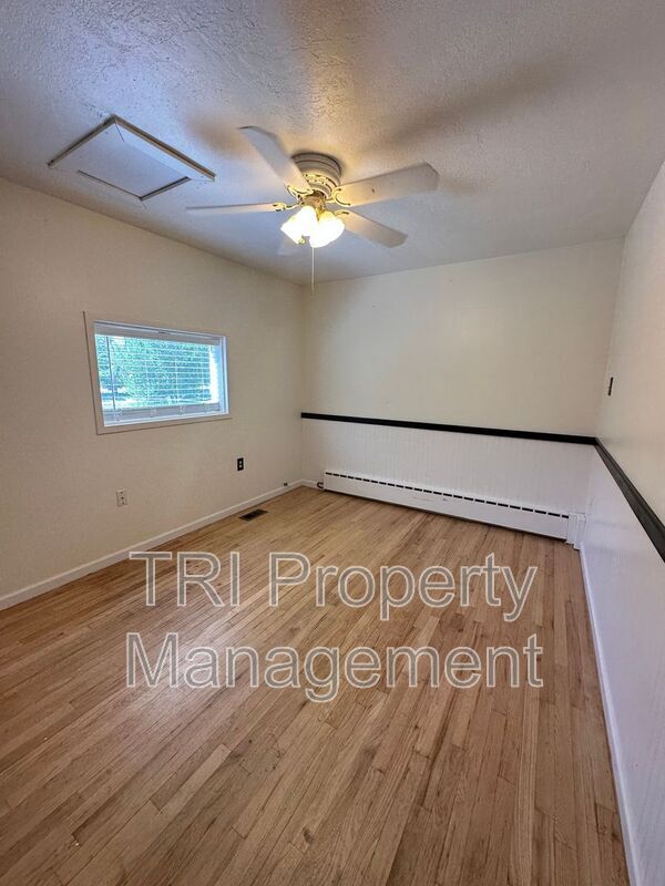 Building Photo - 1605 11th Ave