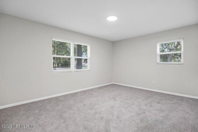 Building Photo - Waterfront 3 BR 2 BA Remodeled Rental Home