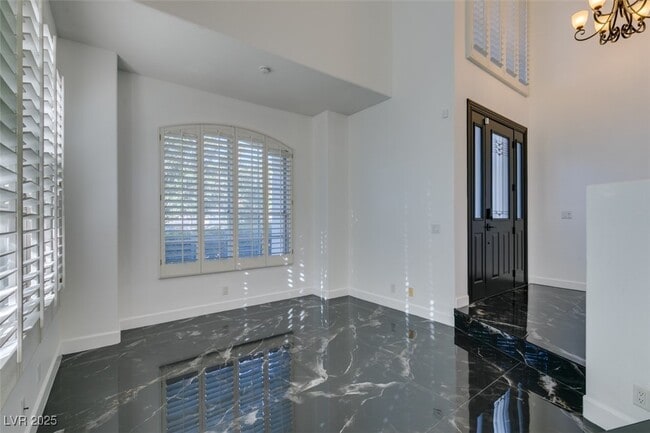 Building Photo - 174 Buena Ct