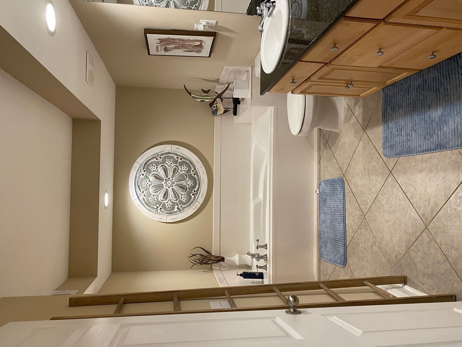 Building Photo - 2046 Beach Blvd