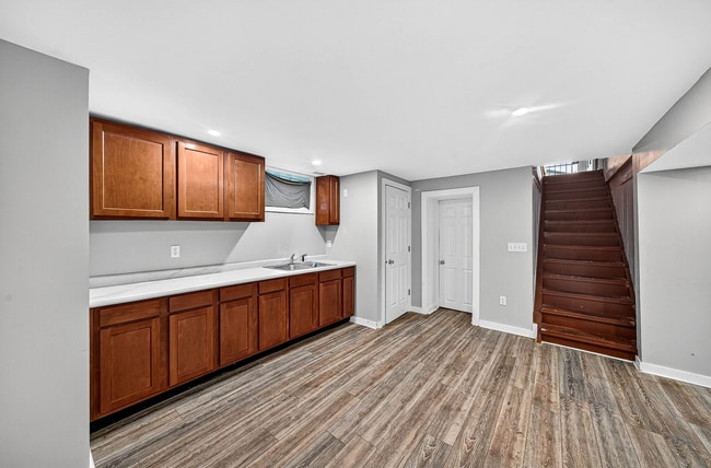 Building Photo - 1303 Sorin St