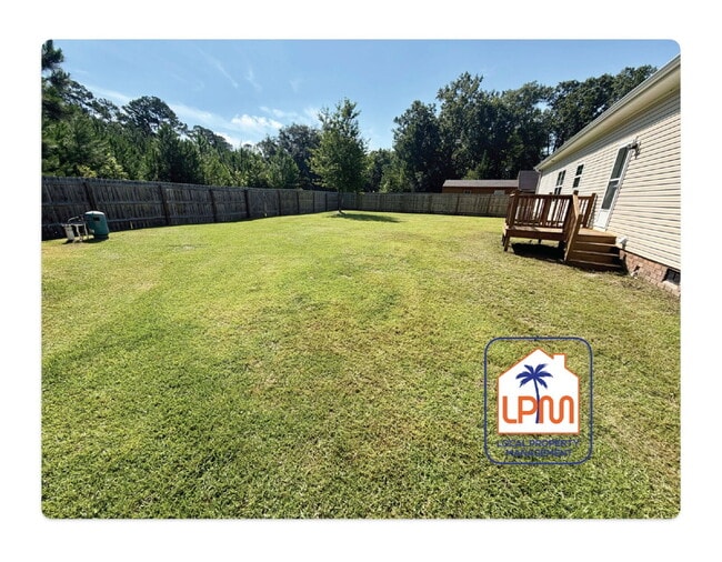 Building Photo - Spacious 3-Bed Retreat with Granite Kitchen & Cozy Fireplace