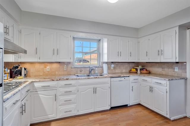 Building Photo - 1227 Cherrywood Dr