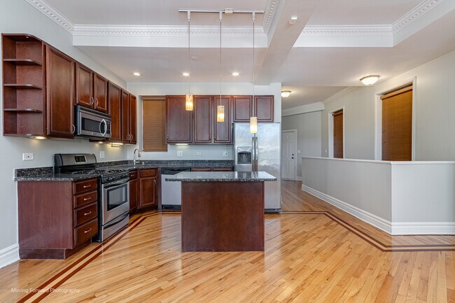 Building Photo - 4852 S Prairie Ave