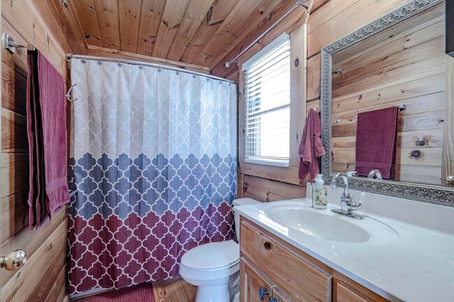 Building Photo - 54 Henderson Ln