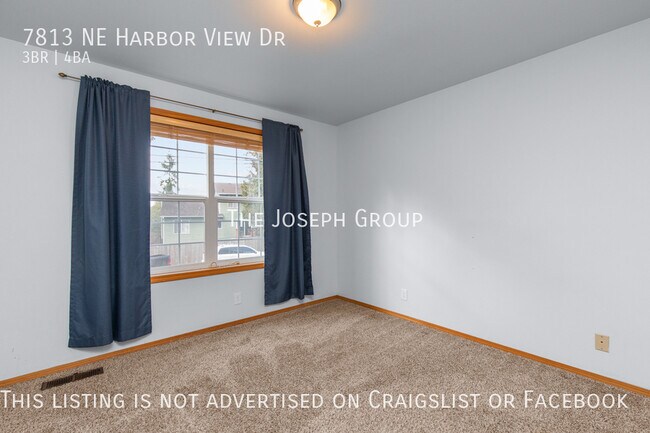Building Photo - 3-bedroom, 3.5-bathroom charmer in Poulsbo!