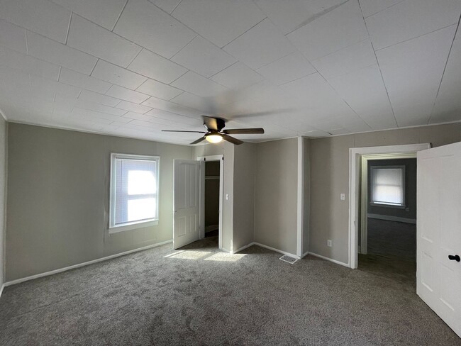 Building Photo - Newly Remodeled 3-Bedroom House