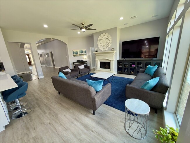 Building Photo - 5407 Stoneridge Ct