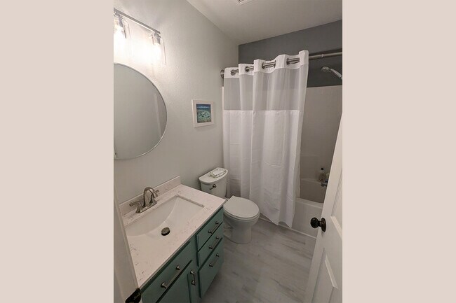 Building Photo - 5903 S Snowdrop Pl