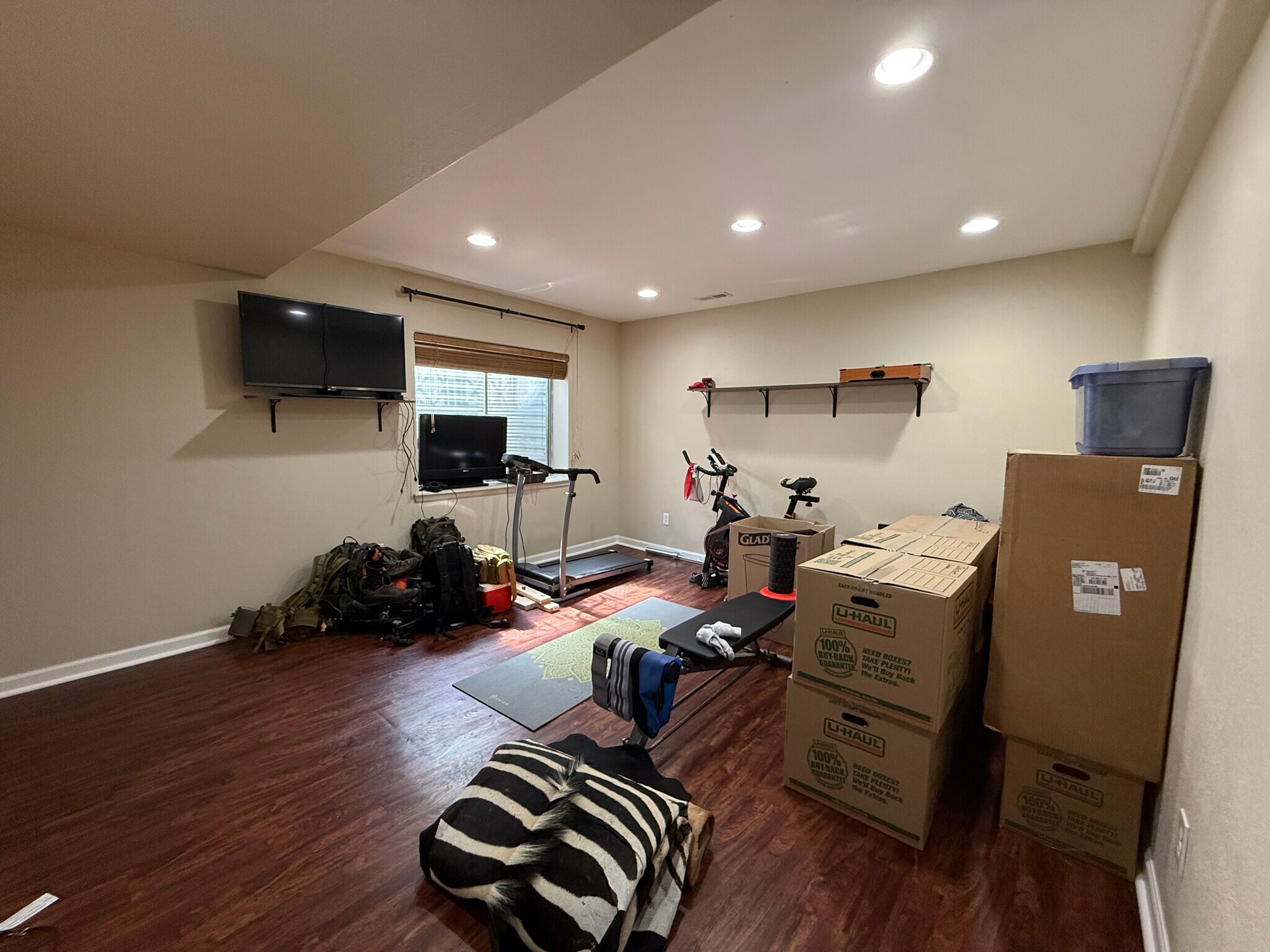 Building Photo - 2409 Capital Dr