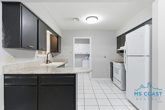 Building Photo - 339 Hilton Ave