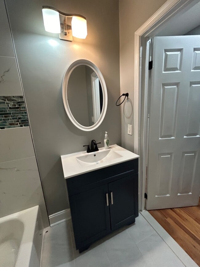 Building Photo - 1141 Owen Pl NE