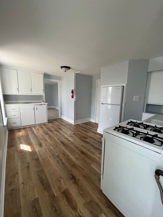 Primary Photo - 410 S Excelsior Street