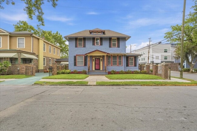 Building Photo - Spacious 2BR/1BA Lower-Level Apartment Near Downtown Savannah