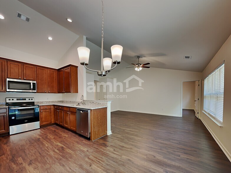 Building Photo - 248 Applehill Way