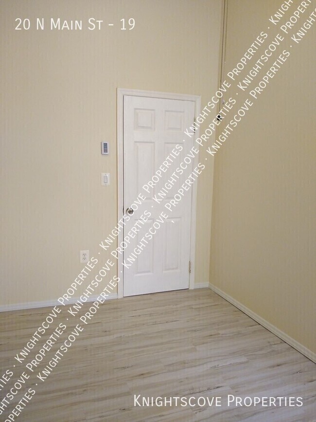 Building Photo - 20 N Main St