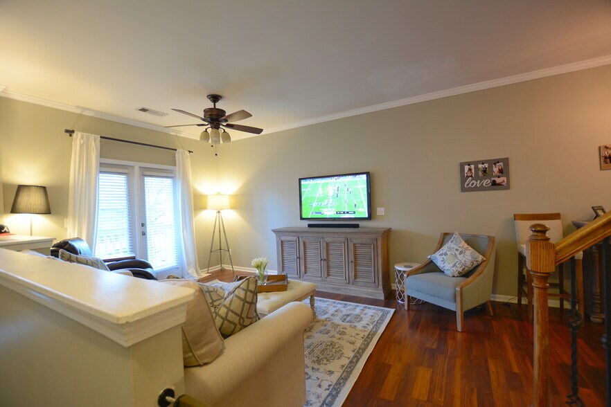 Main Living Area - 1256 Liberty Pkwy NW