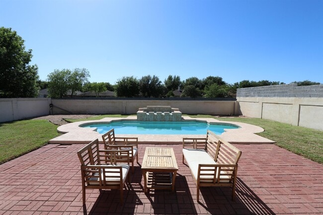 Building Photo - 10514 Winrock Dr