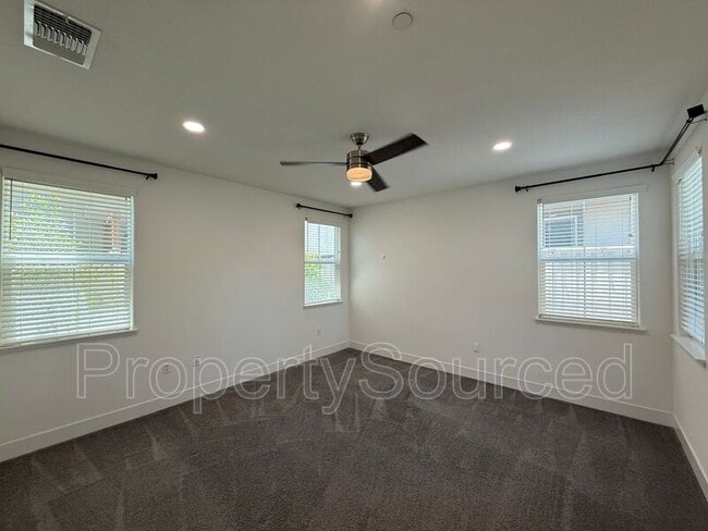 Building Photo - 288 Hopkins Ct
