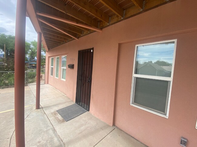 Building Photo - 444 E Montezuma Ave