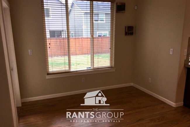 Building Photo - Spacious 4-Bedroom Craftsman Home in Lacey!