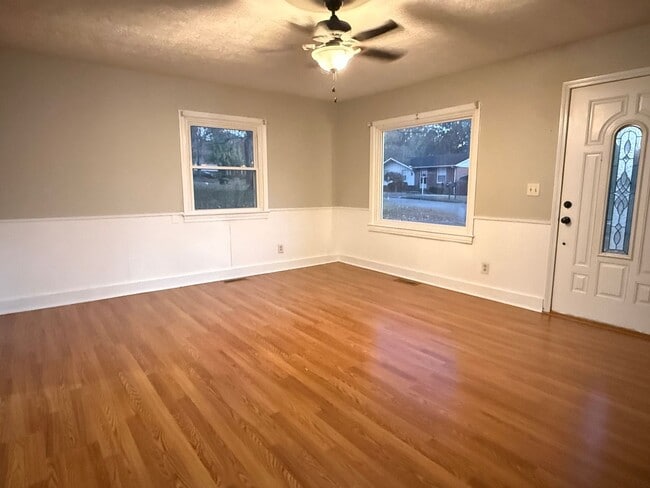 Building Photo - Cozy Calvert City Home