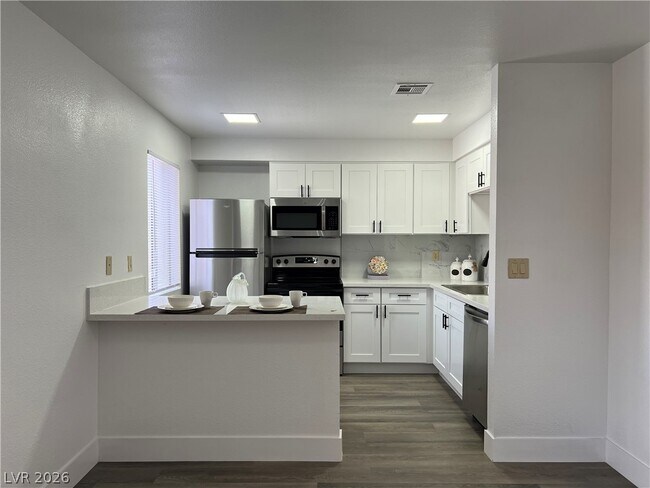 Building Photo - 5080 Indian River Dr