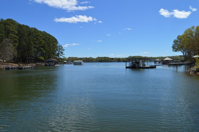 Building Photo - 125 Broadview Cir