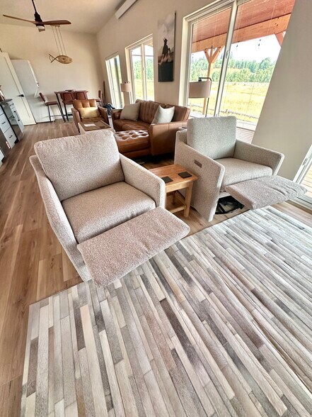 Building Photo - 53 Riverview Cir