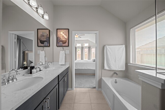 Building Photo - 32018 Towering Birch Trl