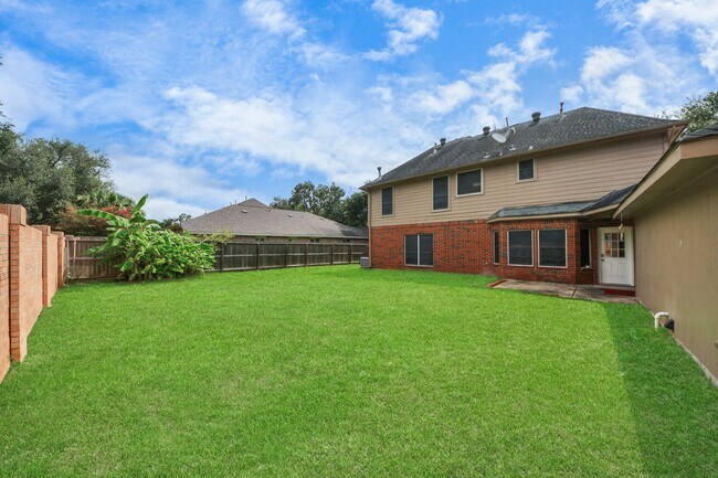 Building Photo - 1302 Raintree Cir