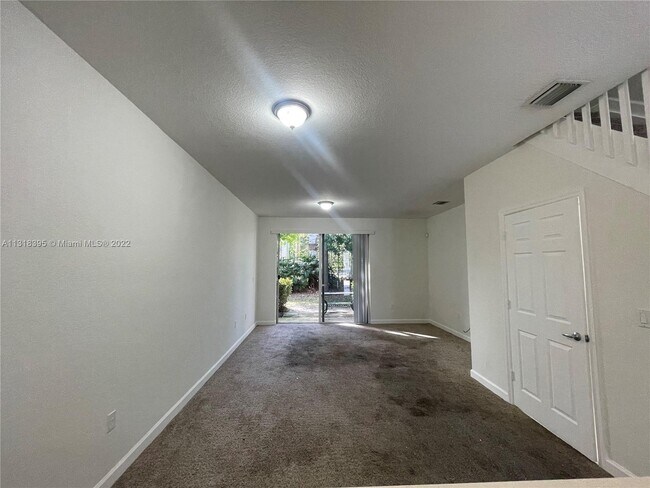 Building Photo - 4130 Napoli Lake Dr