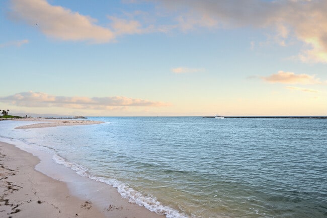 Building Photo - 2100 S Ocean Dr