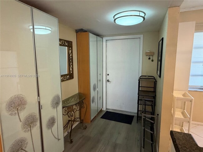 Building Photo - 3181 S Ocean Dr