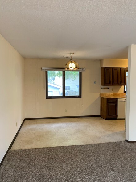 Building Photo - 1235 Thiher Dr