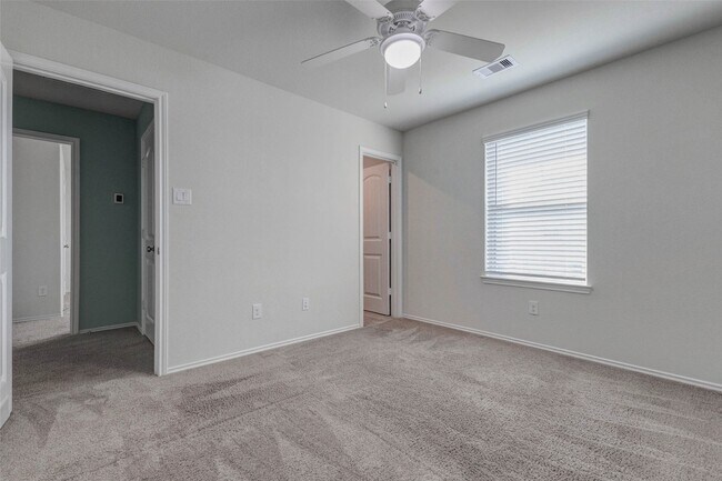 Building Photo - 26043 Quiet Field Ct