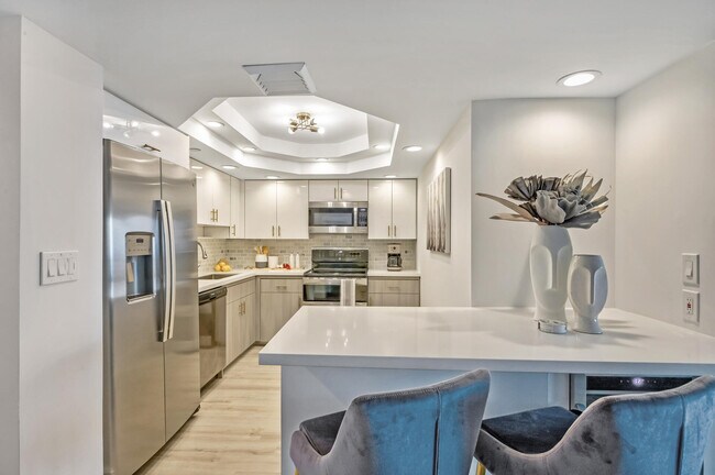 Building Photo - 4101 N Ocean Blvd