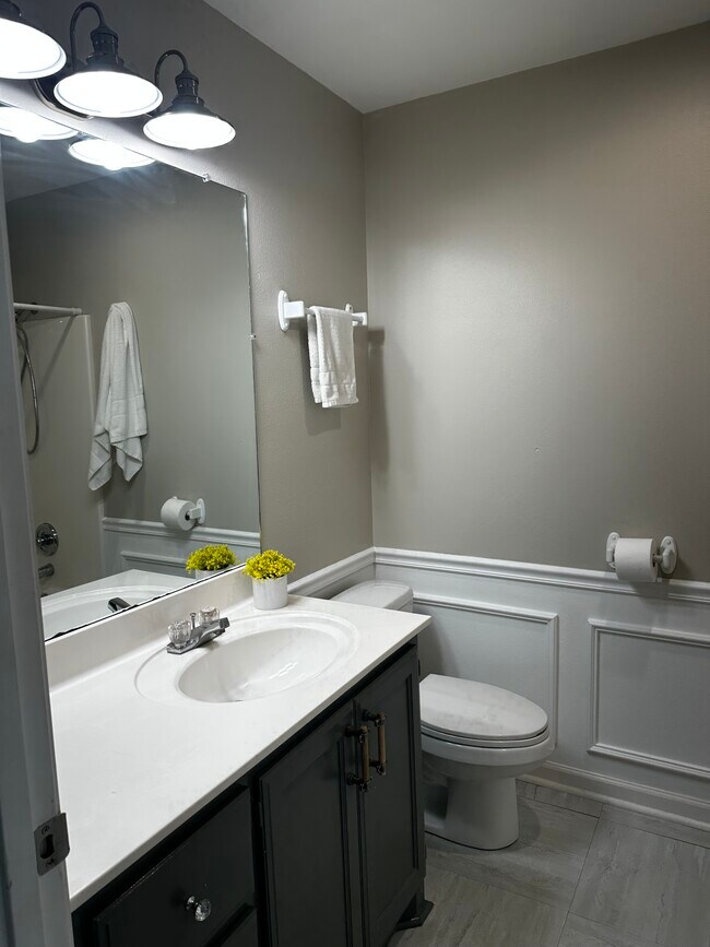 Building Photo - 2914 Shenandoah Dr