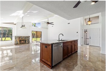 Building Photo - 21344 Escondido Way S