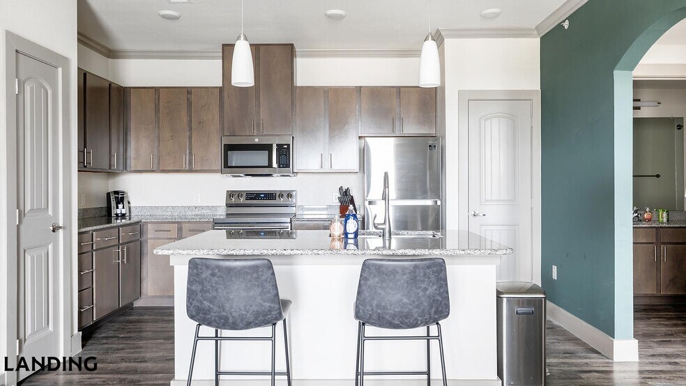 Building Photo - 12500 Shadowglen Trce